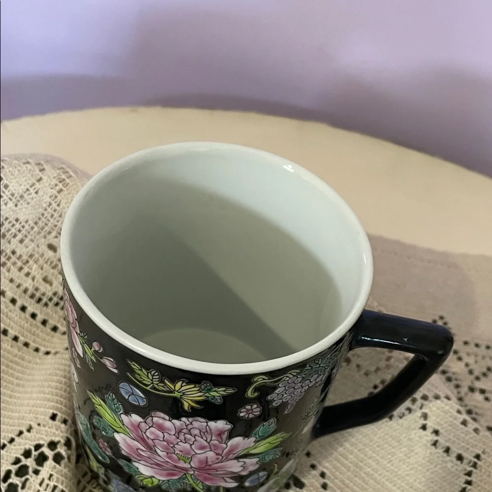 Floral Black Porcelain Lidded tea Mug with Pink Peony Motif